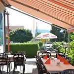 Restaurant Bahnhof ホテル Schüpfen