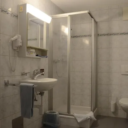 Отель Restaurant Bahnhof 3*